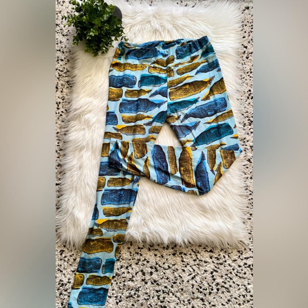 ⭐️ Lularoe Signature Buttery Soft Leggings